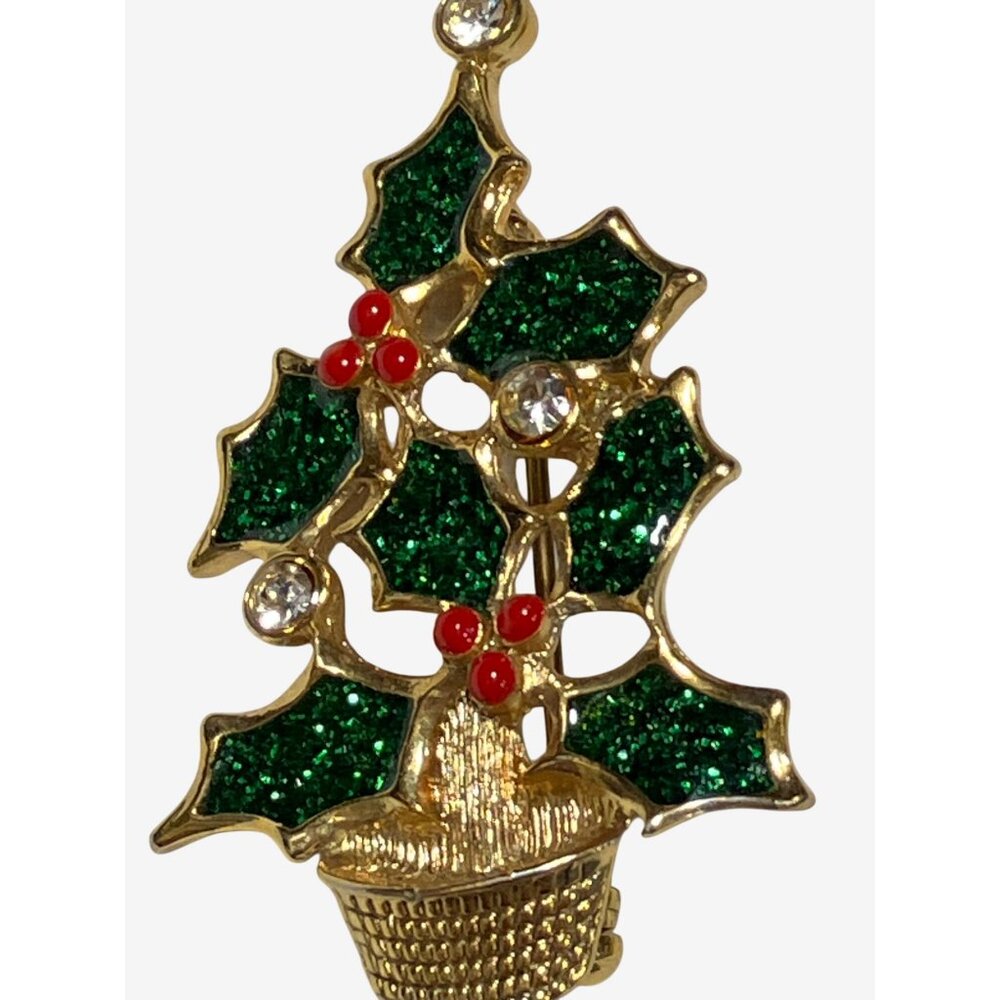 Avon Vintage Gold Tone Christmas Tree Brooch Pin With Green Red Enamel Accents
